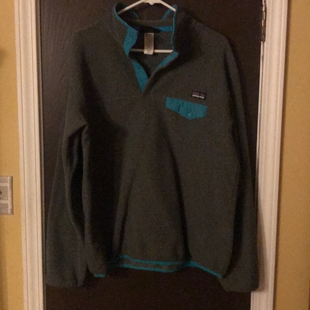 Patagonia Women’s XL Gray/Teal Sweatshirt